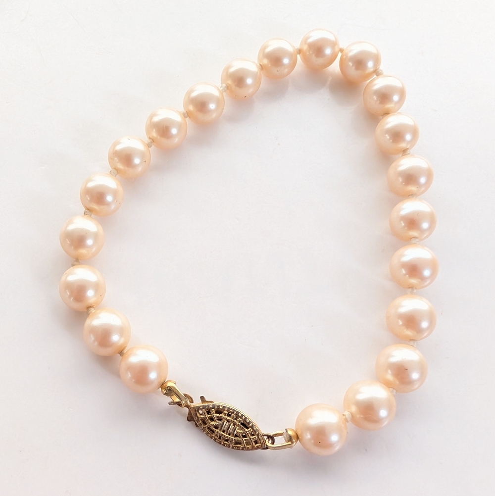 Vintage Estate Champagne Faux Pearl Knotted Classic Fish Hook Bracelet